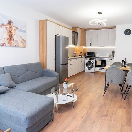 New Modern & Cozy Apartment With Free Private Parking And Ev Charging Station Warna Exterior foto